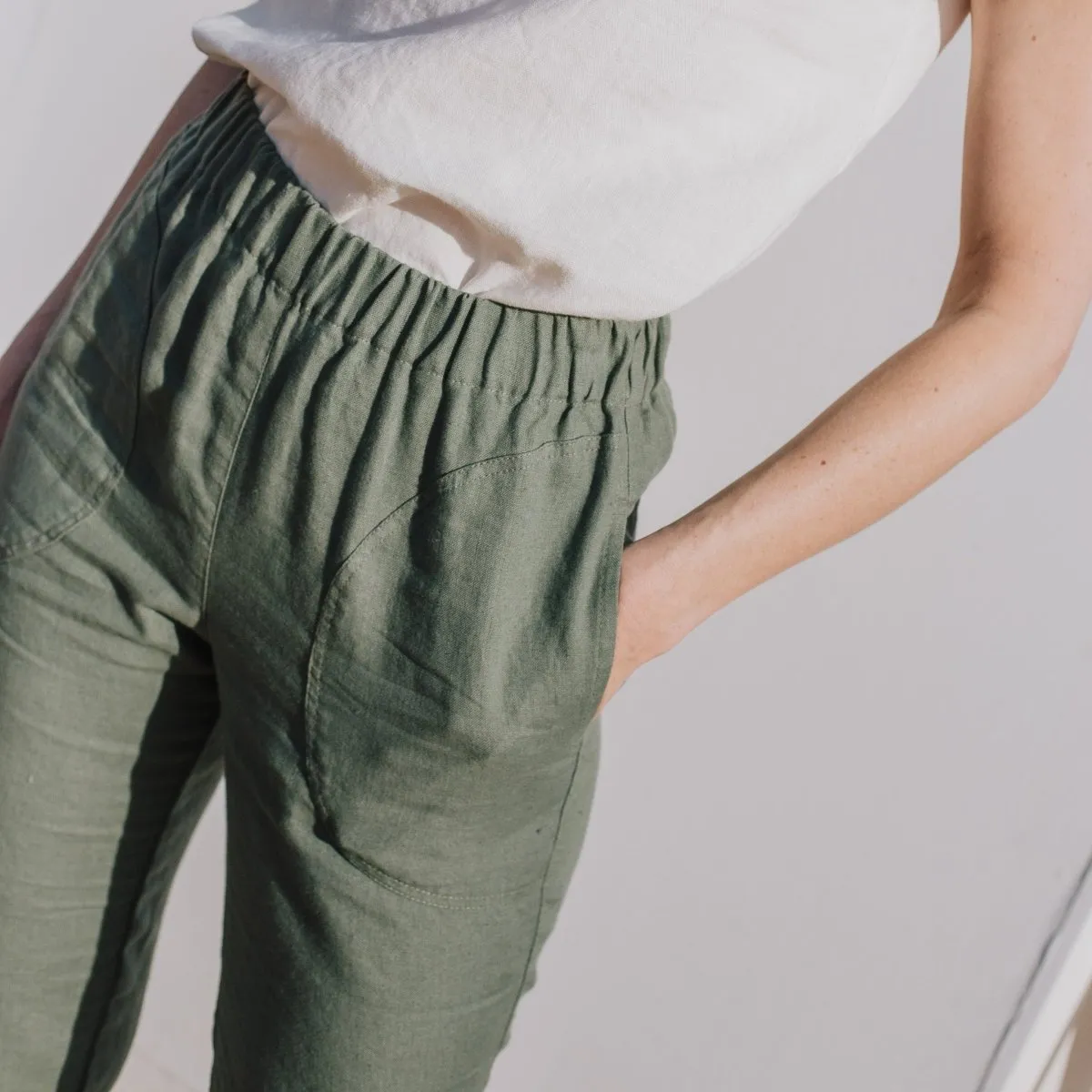 GENOVA tapered linen pants